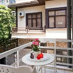 Maria House Apart