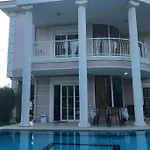 Luex Private Tolerance Golf Villas