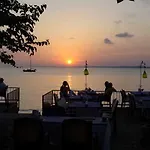 Mutlu Motel