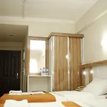 Oezhan Hotel