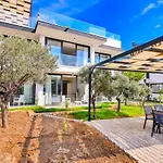 Premium 2 Villa