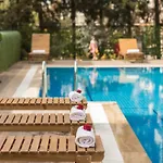 Elanis Suites
