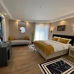Hotel 212 Olympos