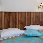 Elijah Hotel