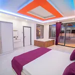 Tarhan 1 - 2 Bedroom With 2 Jacuzzi In Kalkan