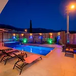 Koesem - Kalkan'Da 2 Yatak Odali Jakuzili Villa