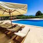 Villa Ela