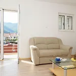 Iris Apart Hotel