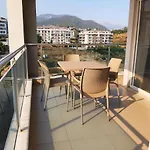 Lory Queen Luxury Apartment Near The Sea