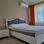 Eski Lara Merkezde Deniz Manzarali Daire
