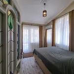 Eski Lara Merkezde Deniz Manzarali Daire