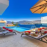 Luxury Villa Very Close To Beach, Amazing Sea Views, Heated Salt-Water Pool