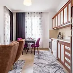 Assos Apart: Havuzlu Sitede Tamami Sizin 2 Oda 1 Salon Daire