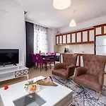 Assos Apart: Havuzlu Sitede Tamami Sizin 2 Oda 1 Salon Daire
