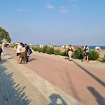Caravan Lara1