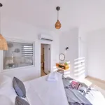 Villa Ay