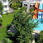 Cats Garden Studio And Apartments