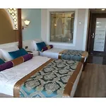 J'Adore Deluxe Hotel & Spa