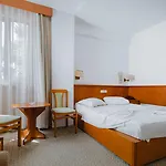 Hotel Gueleryuez 2