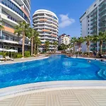 Colorful Flat With Shared Pool And Spa In Alanya