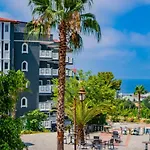 Larina Hotel