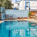 Shared Pool Flat Located 3 Min To Beach In Kalkan