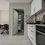 Central Flat Near Beach And Kaleici In Muratpasa