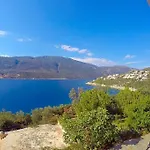 Siteye Oezel Havuz Ve Plajli Apart - Stella Maris