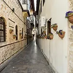 Excellent Flat Near Hadrians Gate