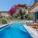 Gorgeous 3 Bedroom Property At Kalamar Bay