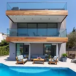 Gorgeous 3 Bedroom Property At Kalamar Bay