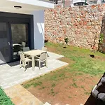 Ozy Houses Garden