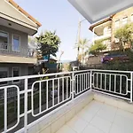 Refreshing Flat With Excellent Location In Alanya