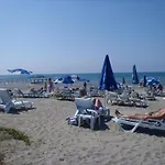 Happy Dreams Beach Hotel