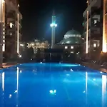 Konyaalti'Nda Lueks Havuzlu 1+1