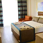 Opia Hotel