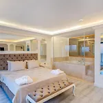 Aria Resort & Spa