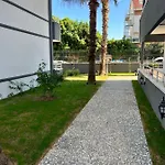 Blue House Garden 4