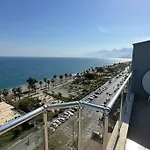 Antalya Konyaalti Denizin Ustunde Gemi Ev