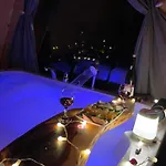 Doganin Icinde Lueks Jakuzili Balayi Bungalovu
