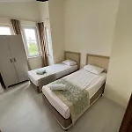 Side Papaya Hotel