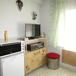 Kaleici Muhtesem Konum Deniz Yakini 1+0 Oezel Ev