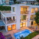 Luxus Villa Skyla Mit 5 Schlafzimmern & Meer-Blick