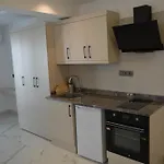 Leonis Hotel