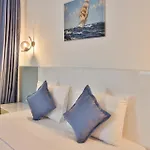 Villa Albedo Blue
