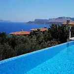 Villa Scarlett