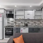 6-Sehir Merkezinde Bueyuek Modern Daire