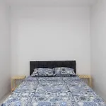 1-Kaleici Ve Markantalya'Ya Yakin Bueyuek Ev