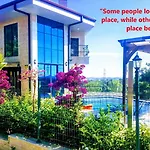 Villa15 Lodge, Five-Star Stay 5Bd 5-5Ba Beach Access Villa With Pool , Gym, Sauna, Alfresco Dining & Garden