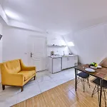 3 House Apart